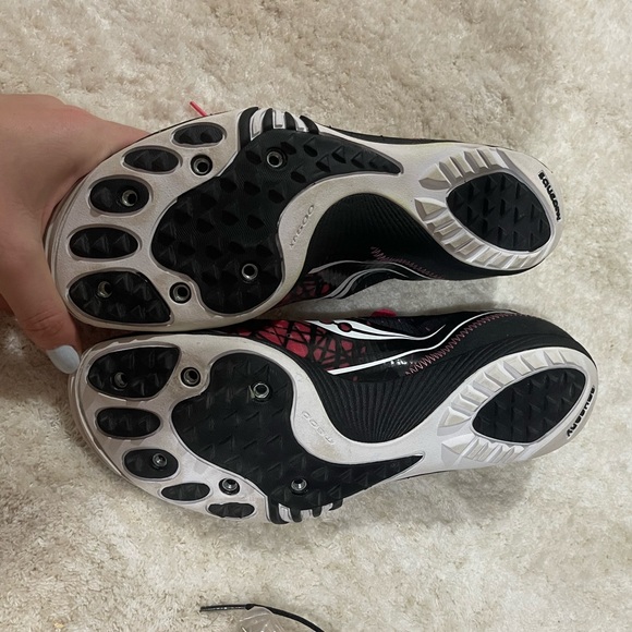 Saucony Track Running spikes with spikes and extra shoelaces used once! - Picture 3 of 9